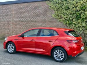 Renault Megane PLAY TCE 140 FINANCE AVAILABLE - Image 2