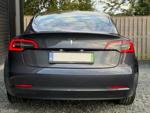 212 Tesla Model 3 Standard Plus - Image 4