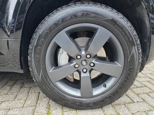 2024 LANDROVER DEFENDER X-DYNAMIC BLACK HSE AUTO. - Image 4