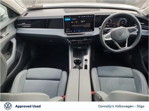 Volkswagen Passat ESTATE LIFE PHEV eTSI - Image 2