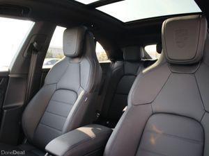 Porsche Macan 4S (new) - Image 4
