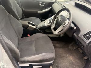 Toyota Prius 2016  hybrid automatic - Image 4