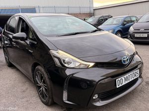 Toyota  Prius Alfa 2017  Automatic  7 seater - Image 3