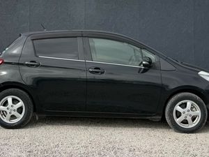 Toyota Vitz / Yaris 1.0 Automatic 2017 - Image 3