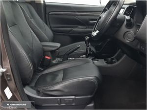 Mitsubishi Outlander **FULL LEATHER**TOP SPECS**2. - Image 4