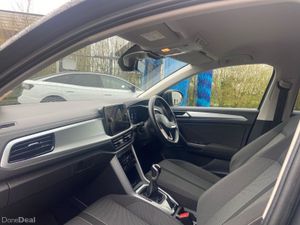 Volkswagen T-Roc LIFE 2.0TDI 116HP MANUAL - Image 3