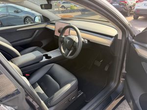 Model Y - Low mileage - RWD - Image 2