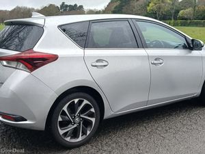 Toyota Auris 2016 *HYBRID 1.8 AUTO* IRISH CAR - Image 4