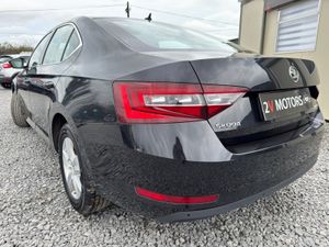🔵 Skoda Superb AMBITION 1.6 TDI DSG LOW KM - Image 4