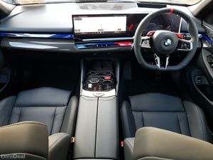 BMW M5 4.4 - Image 4