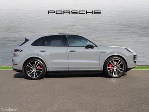 Porsche Cayenne S E-Hybrid (New) - Image 4