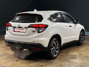 Honda Vezel RS EDITION - BLACK HALF LEATHER SEATS - Image 4