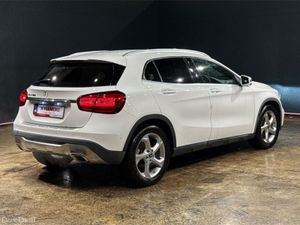 Mercedes-Benz GLA BLACK LEATHER HEATED SEATS - FAC - Image 4