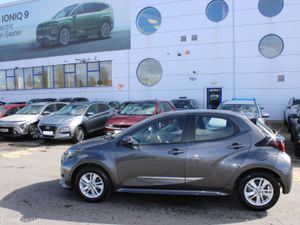 Toyota Yaris 2024 - Image 2