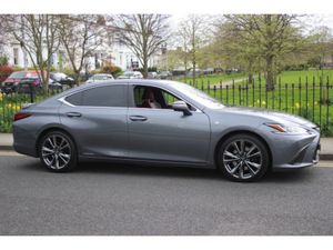 Lexus ES 300H F SPORT - Image 4