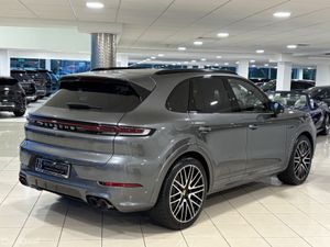 Porsche Cayenne TURBO 4.0 V8 E-HYBRID=HUGE SPEC//L - Image 3