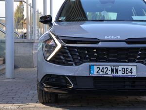Kia Sportage Hybrid, High Spec - Image 3