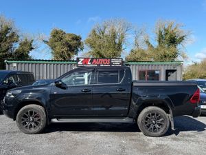 23 TOYOTA HILUX GR SPORT 4WD - Image 4