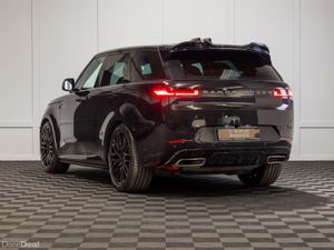 242 Range Rover Sport P460e Dynamic SE - Image 4