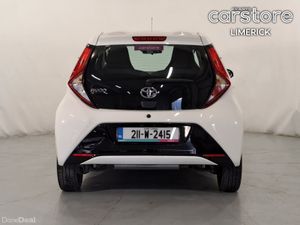 Toyota Aygo 1.0 VVT-i x-play Smartphone - Image 4
