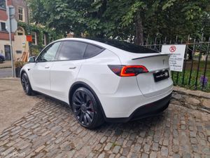 2023 (231) Tesla Model Y Pereformance AWD - Image 2