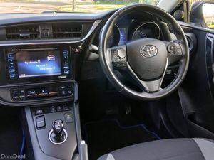 Toyota Auris 2016 *HYBRID 1.8 AUTO* IRISH CAR - Image 4