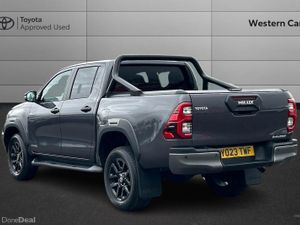 Toyota Hilux 2.8 D-4D Invincible X Auto 4WD Euro 6 - Image 4