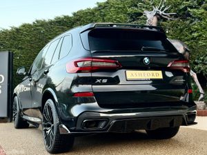 211 D BMW X5 M SPORT HYBRID CREWCAB WITH VAT - Image 4