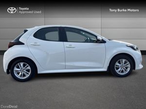Toyota Yaris Hybrid - New Generation - Luna Editio - Image 3