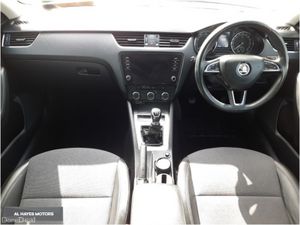 Skoda Octavia **SOLEIL SPEC**HALF LEATHER 1.6TDI - Image 2