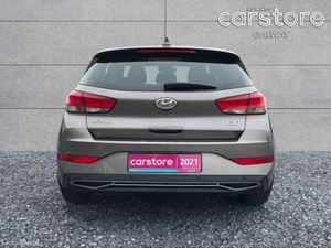 Hyundai i30 Diesel Deluxe - Image 4