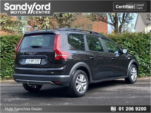 Dacia Jogger TCe 110 Comfort**7 SEATS** - Image 4
