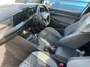 Volkswagen Golf R-LINE 2.0TDI 150HP MANUAL - Image 3