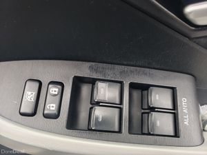 Toyota Prius 2015 - Image 3