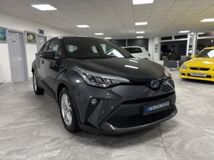 2023 Toyota C-HR Low mileage - Image 4
