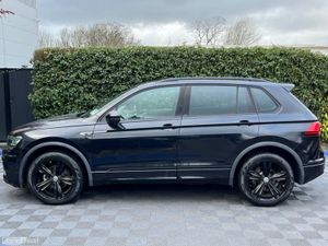 Volkswagen Tiguan R-LINE 4MOTION 2.0 TDI // BLACK - Image 3