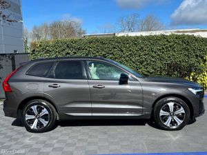 Volvo XC60 T6 PLUS DARK AWD 2.0 HYBRID ** HUGE SPE - Image 4