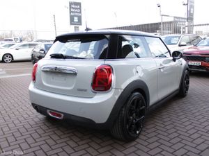 2019 MINI COOPER 1.5D HATCHBACK 3DR AUTO - Image 4