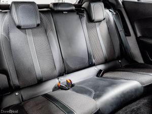 Peugeot 2008 E-GT 54kWh Auto 156HP - Image 4