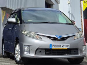 Toyota Estima Hybrid - Image 2