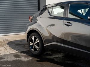 Toyota C-HR ICON - Image 4