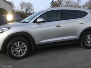 Hyundai Tucson 2.0 D Executive 4WD Leather - Image 4