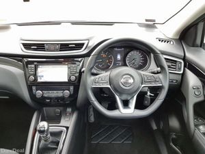 Nissan Qashqai 1.2 SV 18 4DR - Image 4