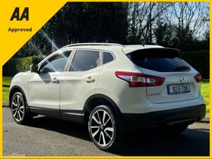 Nissan Qashqai 1.6 SV PREMIUM 4X4 2015 *LOW KLMS* - Image 4