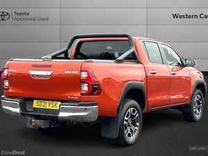 Toyota Hilux 2.8 D-4D Invincible Auto 4WD Euro 6 ( - Image 2