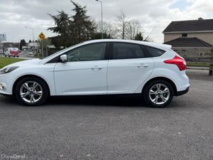 ABSOLUTELY IMMACULATE 2012 FORD FOCUS - Image 4