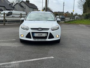 ABSOLUTELY IMMACULATE 2012 FORD FOCUS - Image 2