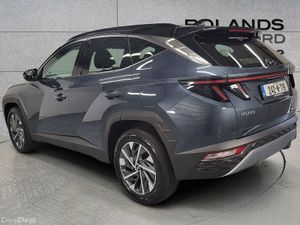 Hyundai Tucson 2WD Executive Plus w 2 Tone Roof Fr - Image 2