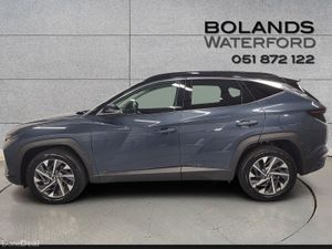 Hyundai Tucson 2WD Executive Plus w 2 Tone Roof Fr - Image 3