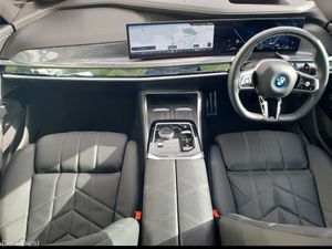 BMW 7-Series M760e xDrive - Image 4
